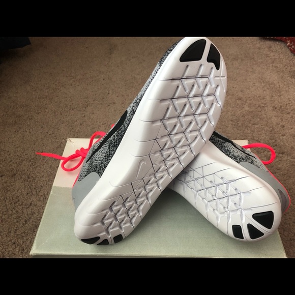 Nike sneakers - Picture 4 of 4